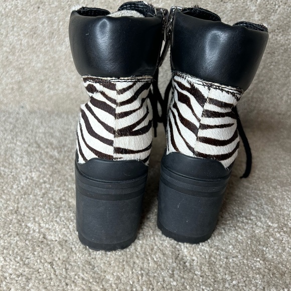 Aldo Brania Zebra Print Block Heeled combat Boots Side Zip lace up size 6 - Picture 5 of 7